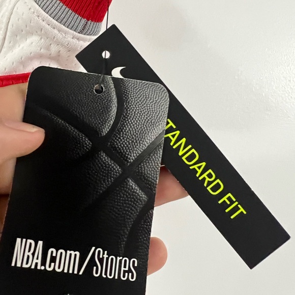 Brand new Kyle Lowry Nike Jersey M 44 - Picture 7 of 8